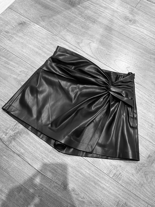 Дамска пола-панталон Mango