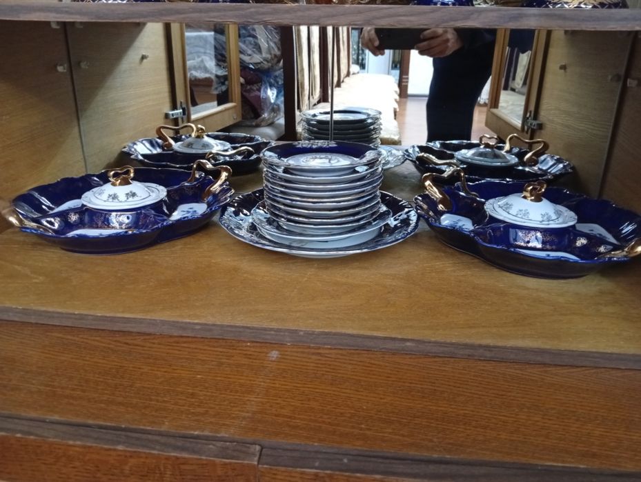 16тали чой сервиз, турли шаклдаги, размердаги ваза, чойнак, тарелкалар