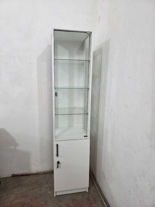 Пенал шкаф витрина для косметолога , салона красоты , медицины