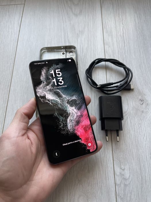 • Samsung • S22+ Plus •