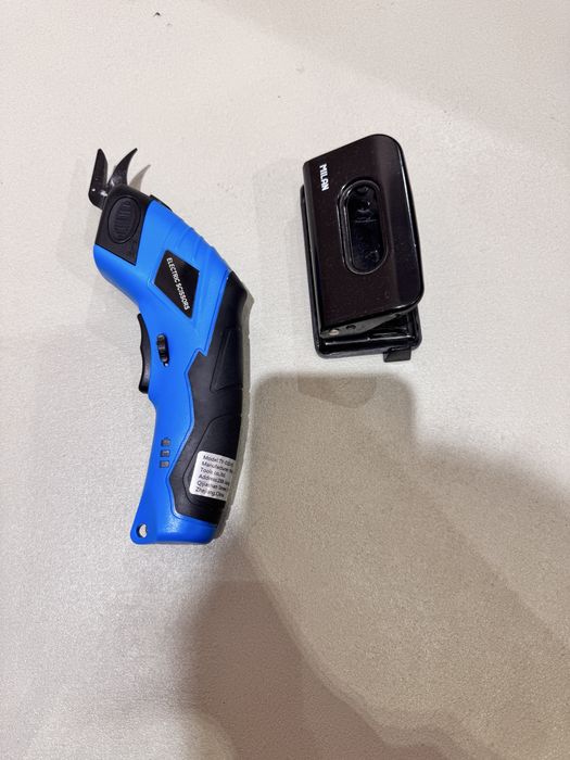 Cutter automat materiale textile si perforator hartie