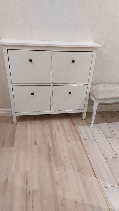 Продам обувницу ikea