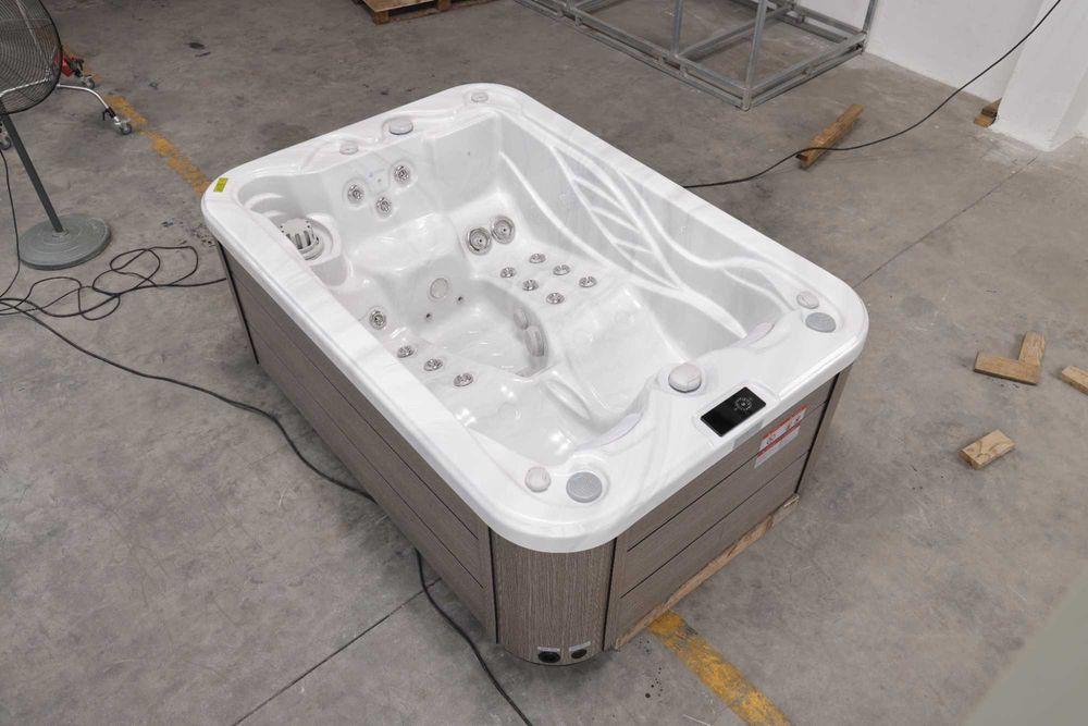 Jacuzzi exterior 3 persoane Visoli 225 x 155 cm 39 jeturi cu Ozone