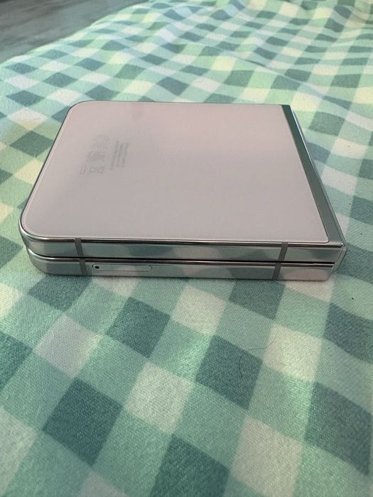 Samsung galaxy Z flip5