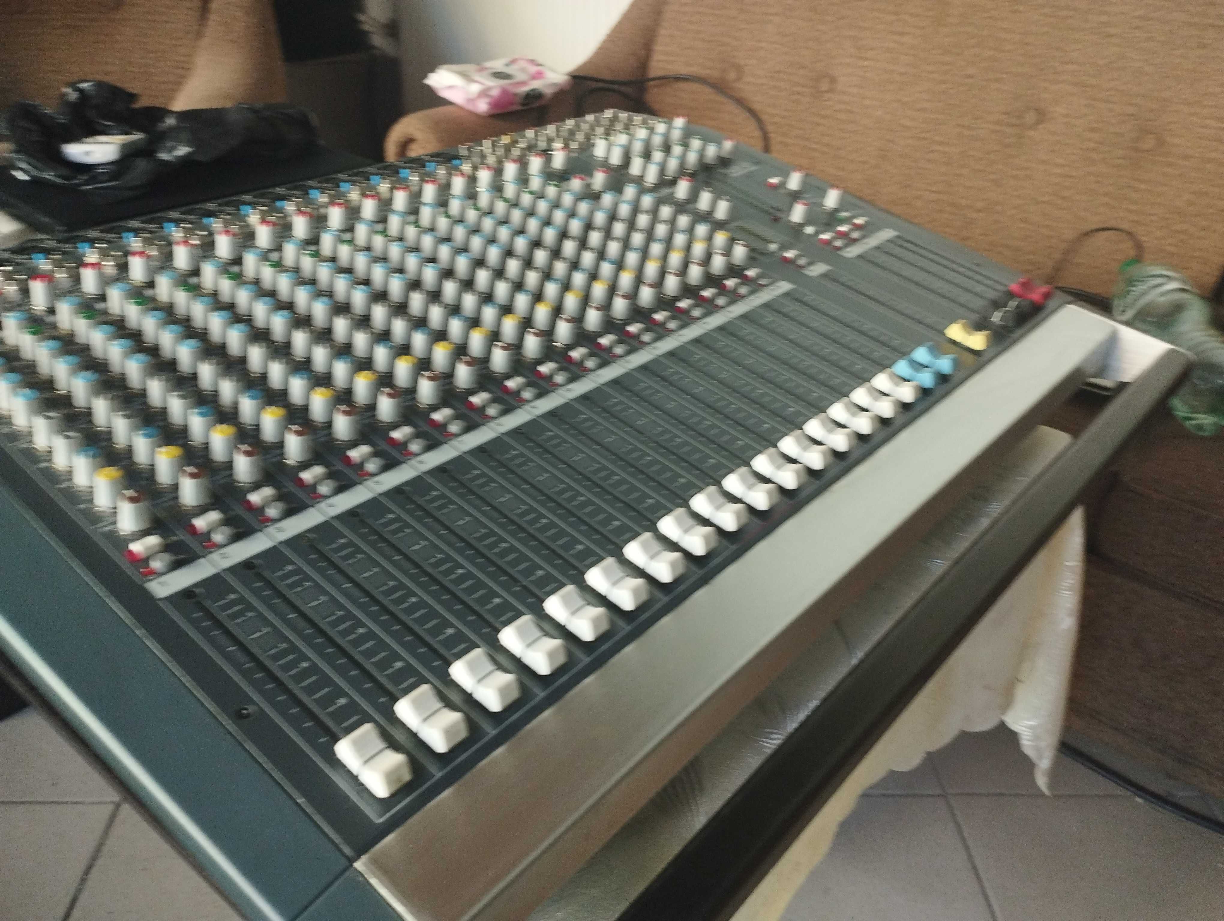 Смесителен пулт         ALLEN & HEATH PA20-CP.               2 x 500 W