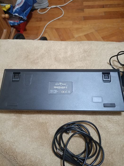 Tastatura mecanica si mouse de gaming cu lumini rgb