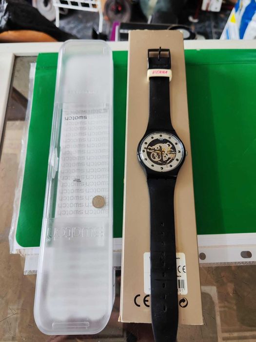 Кварцов Часовник swatch suoz147