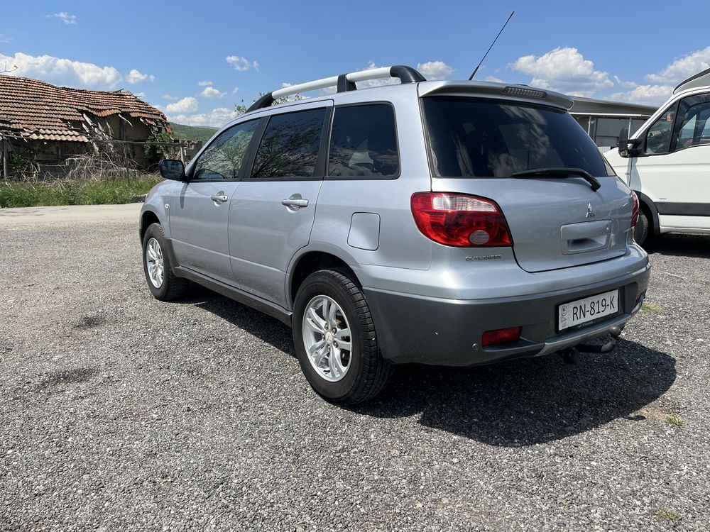 Mitsubishi Outlander 2000  136коня 4х2
