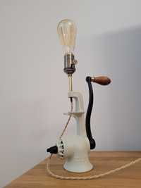 Masina de tocat / lampa vintage