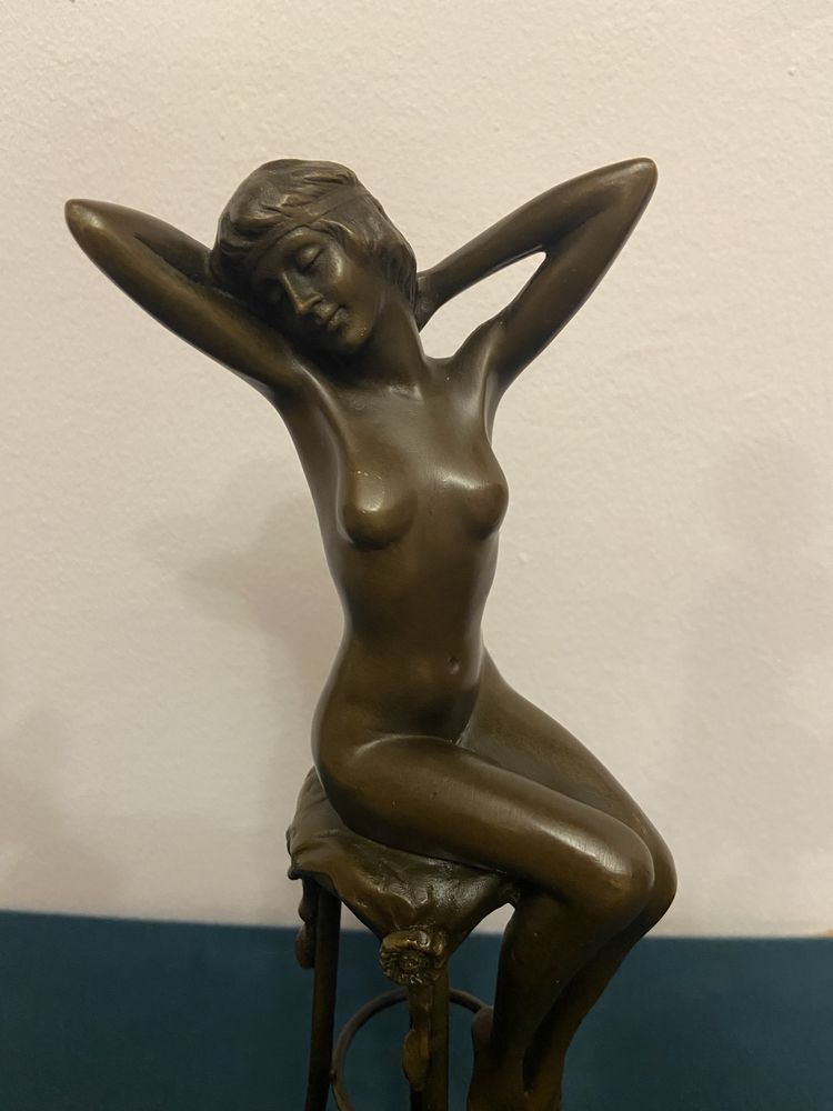 Statuete bronz , semnate Chiparus / pret bucata