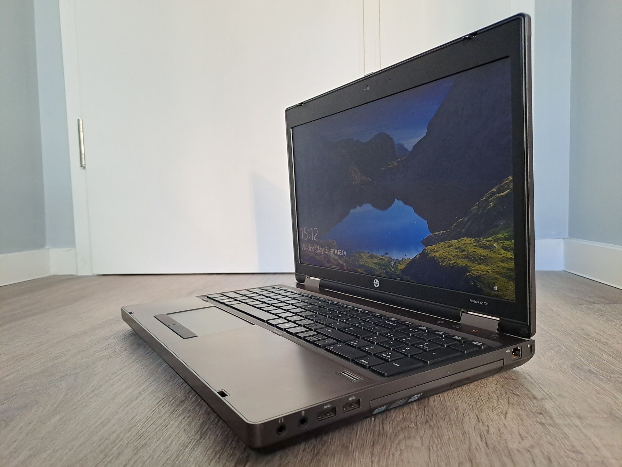 Laptop HP ProBook 6570b cu Intel Core I5 & SSD + rucsac HP + accesorii