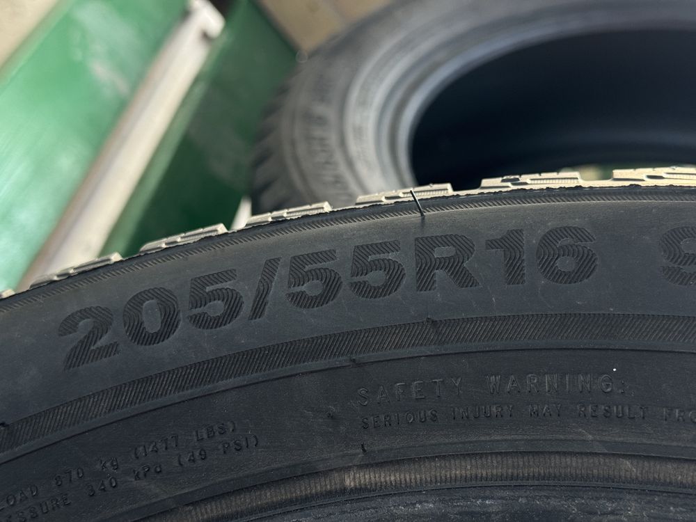Зимние шины Triangle 205/55R16 в идеальном состоянии