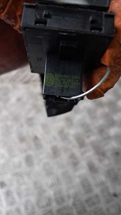 butoane geamuri VW Eos an 2009 cod 1Q0959873B