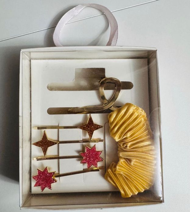 Набор заколок новый