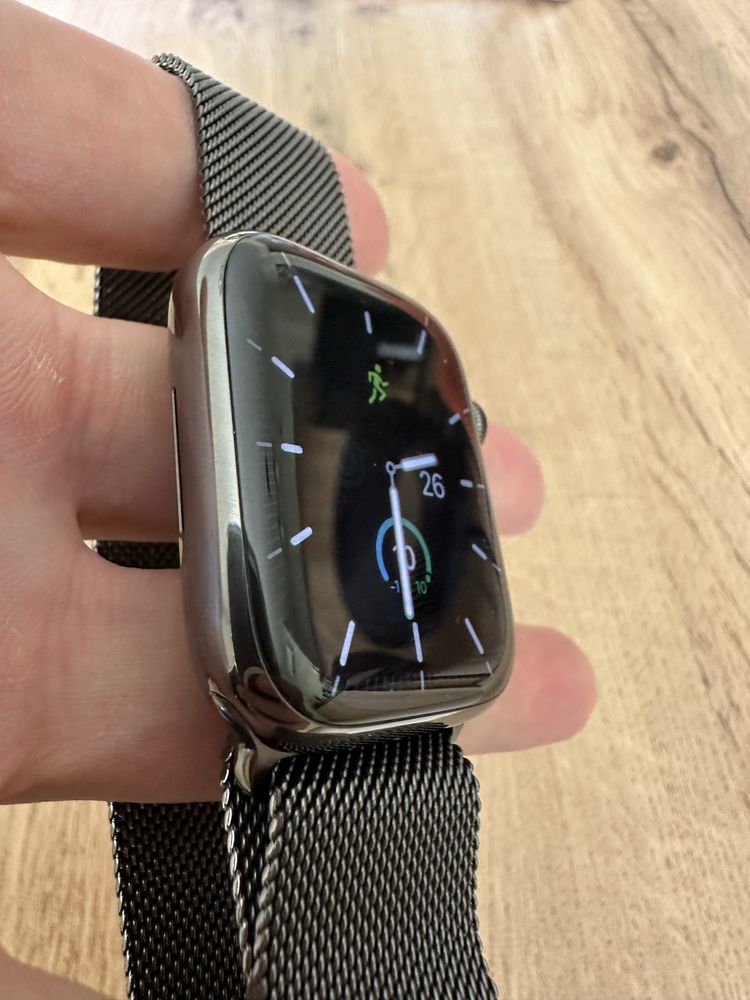 Apple Watch Series 8 45mm Graphite Stainless Steel Cellular