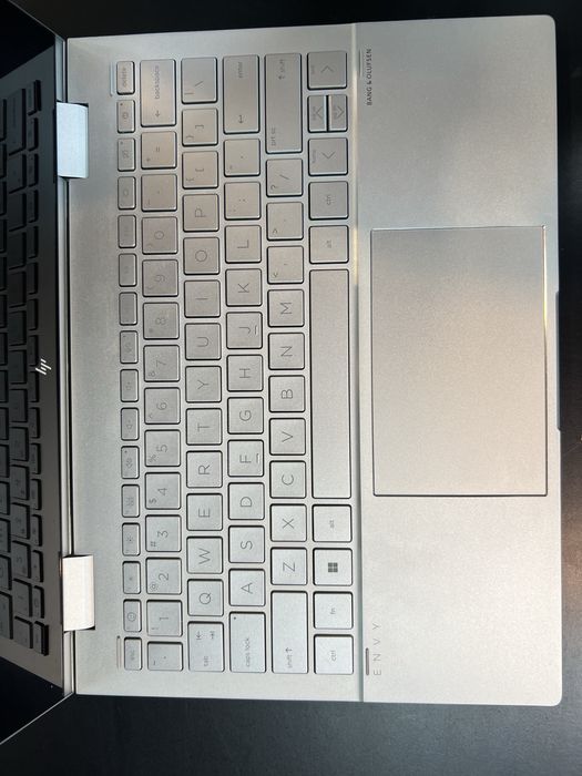 hp envy x360 2-in-1  core i7   8/512