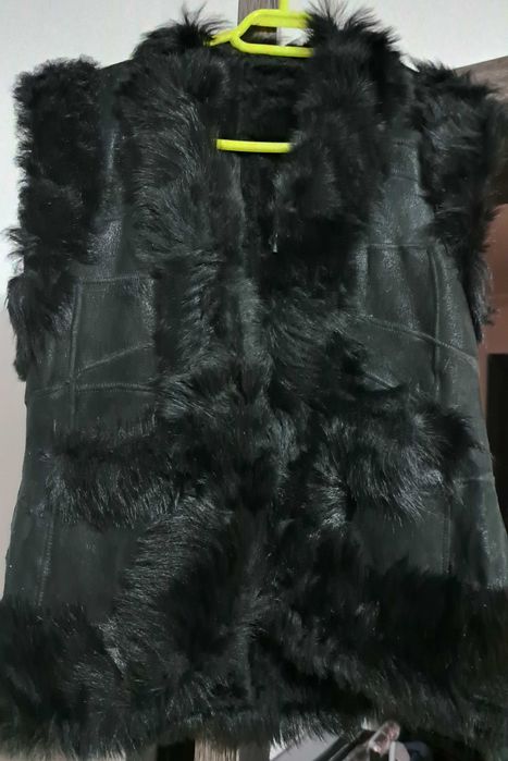 Vestă neagră din blană naturală mărimea S/M