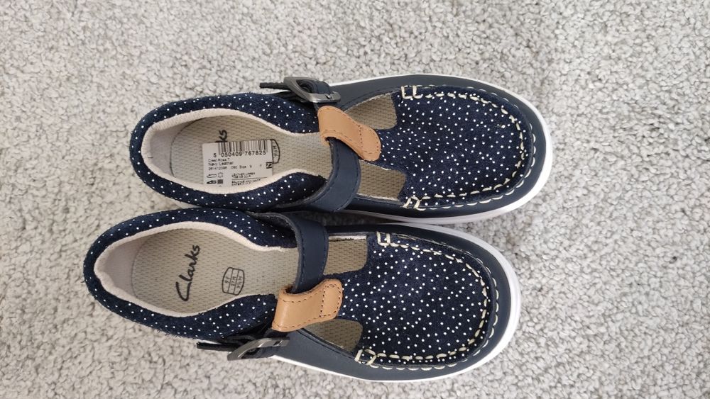 Кларкс кожени обувки за момиче