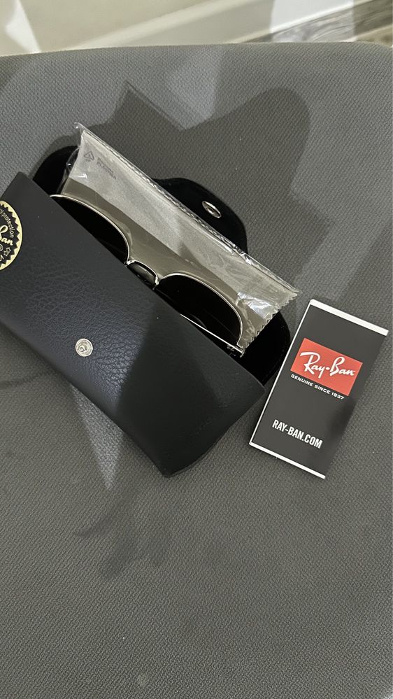 Продаю очки ray ban оригинал