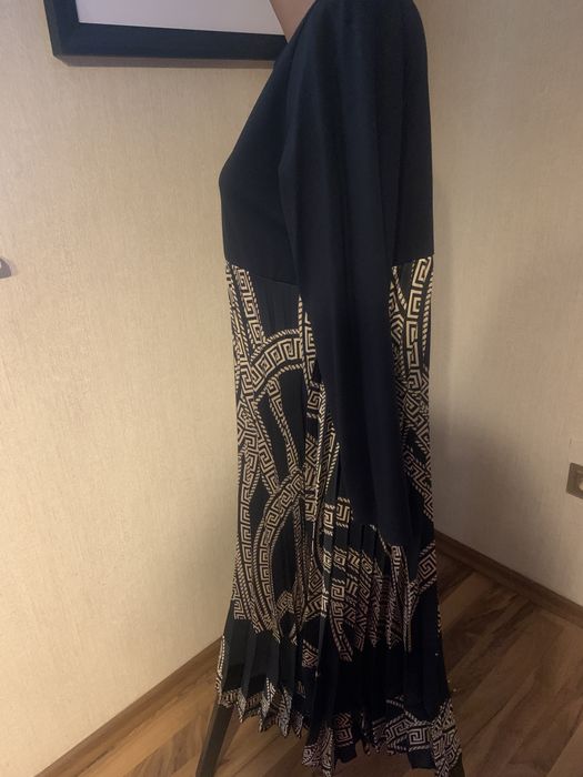 Rochie NOU Marimea M- L din jerse si matase , fusta plisata