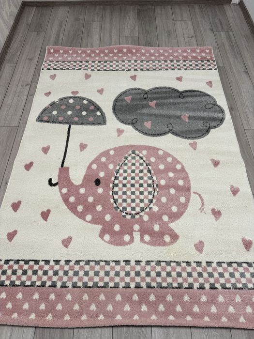 Covor copii roz.
