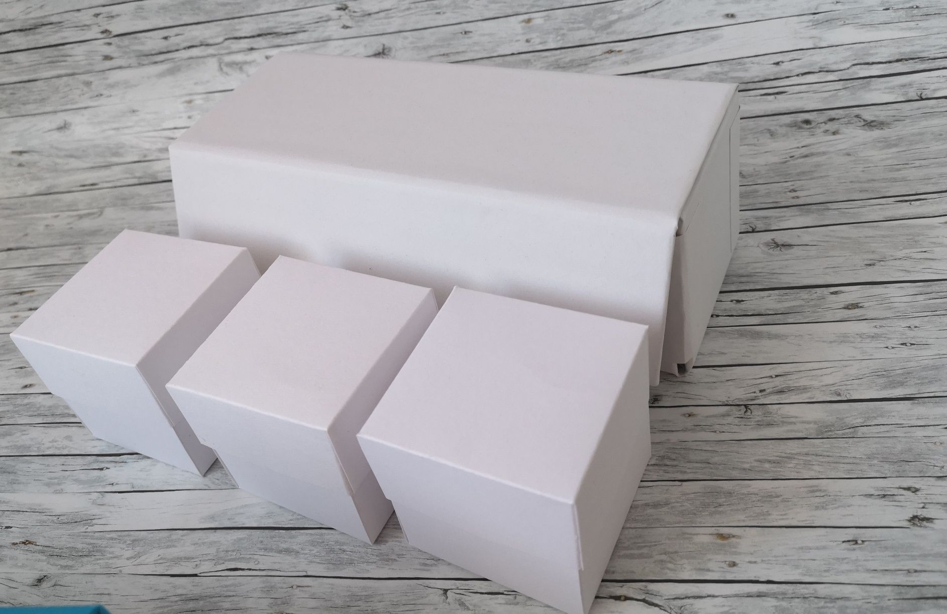 Заготовка - кутия за бебешки съкровища от мукава с 3 картонени кутиики