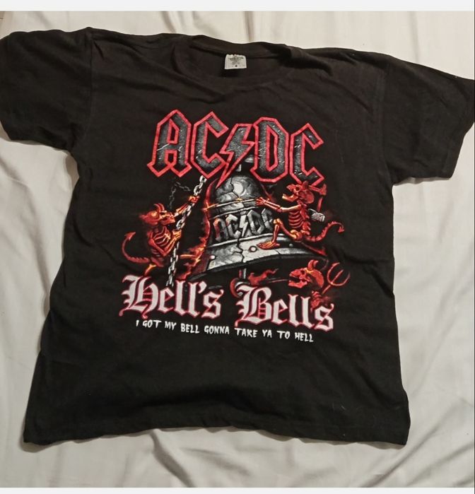 Tricou deosebit cu ACDC