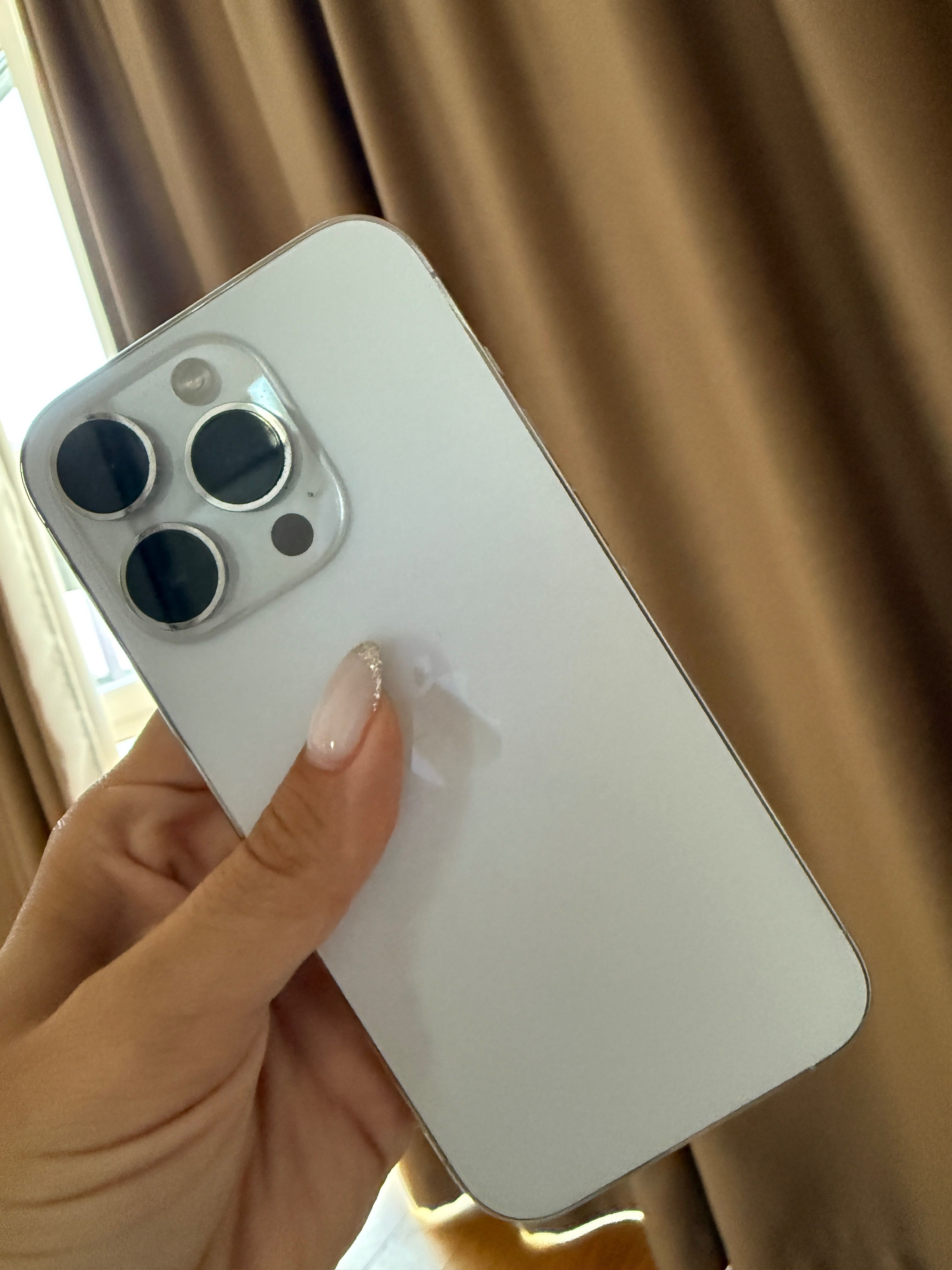Продавам iphone 14 pro/256
