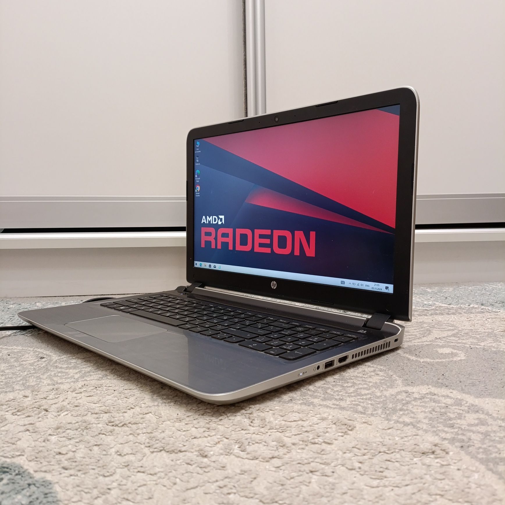HP Pavilion 15/Core I3-6100U/SSD-128GB/ОЗУ-8ГБ/ Мощный быстрый!