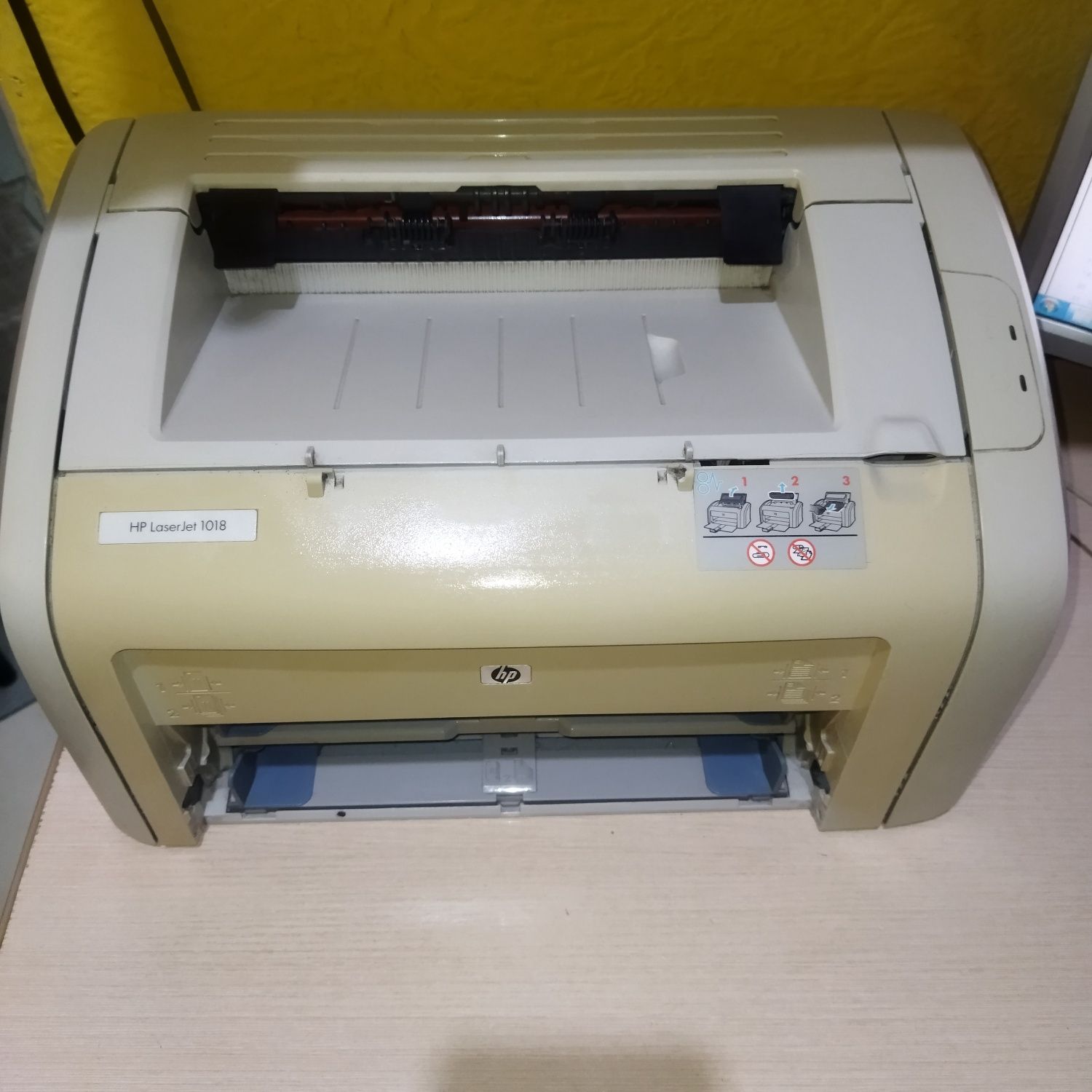 Продам принтер HP LaserJet 1018