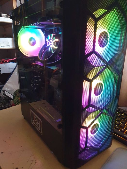PC gaming i5 8400, GTX 1070 Ti cu 8GB, SSD 500GB, 16GB DDR4