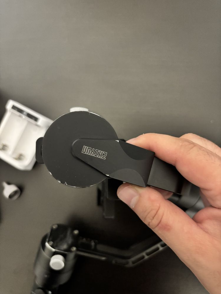 Zhiyun crane v2 Gimbal 3 axe