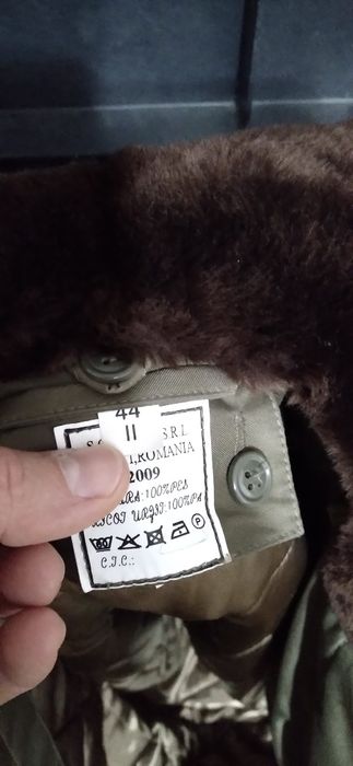 Vând bocanci militari