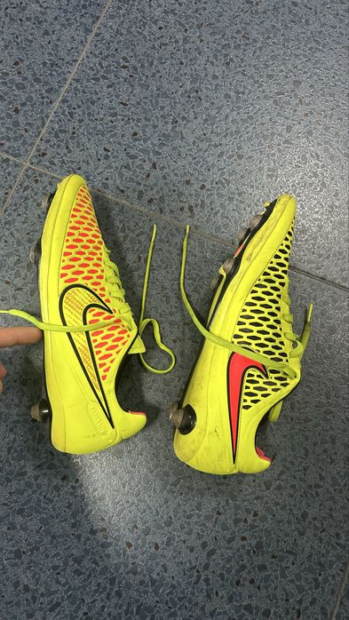 Бутонки nike magista