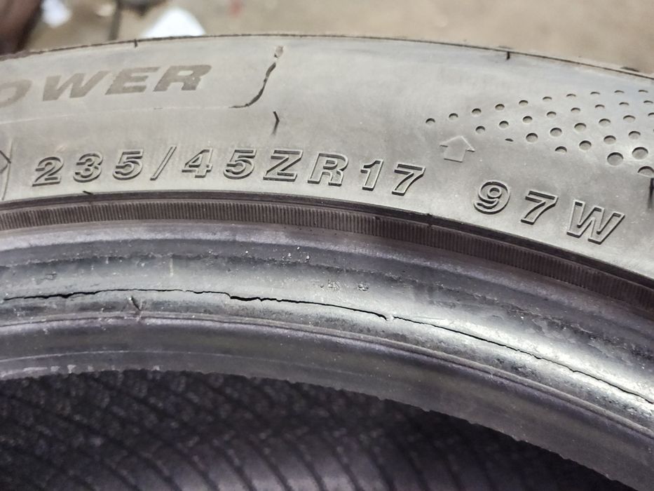 Всесезонни гуми 235 45 17