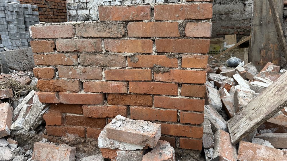 Caramida din demolări – de vânzare, stare bună