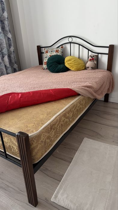 Кровать с матрасом 160*200