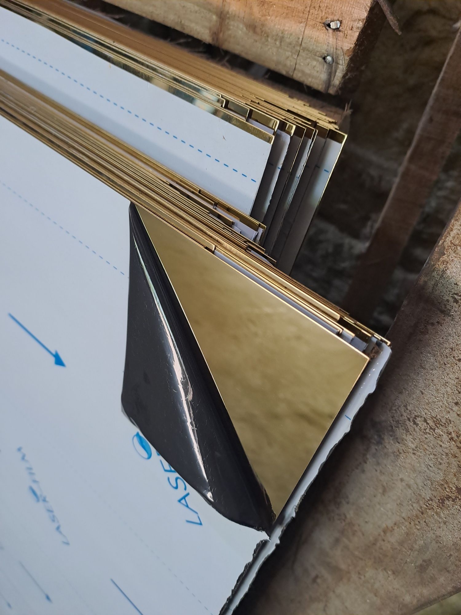 Лист из нержавеющей стали AISI 201, цвет золотое зеркало 8К+LPVC