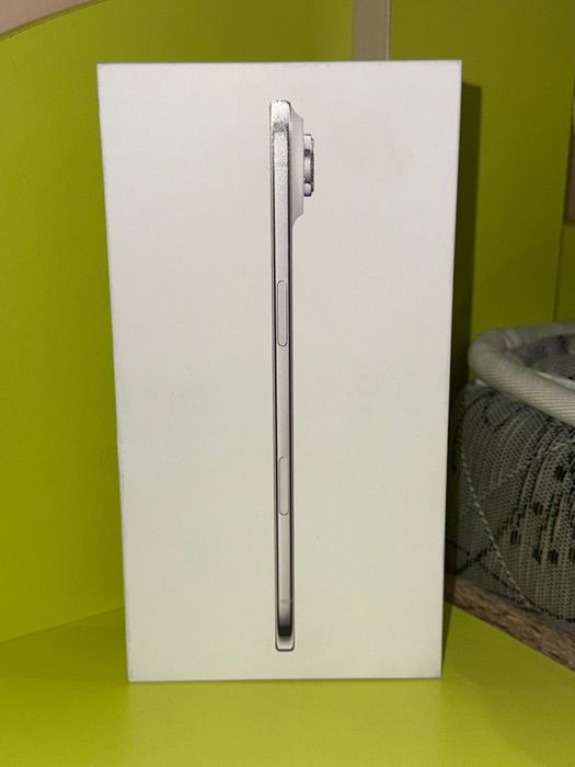 iPhone Air.     .