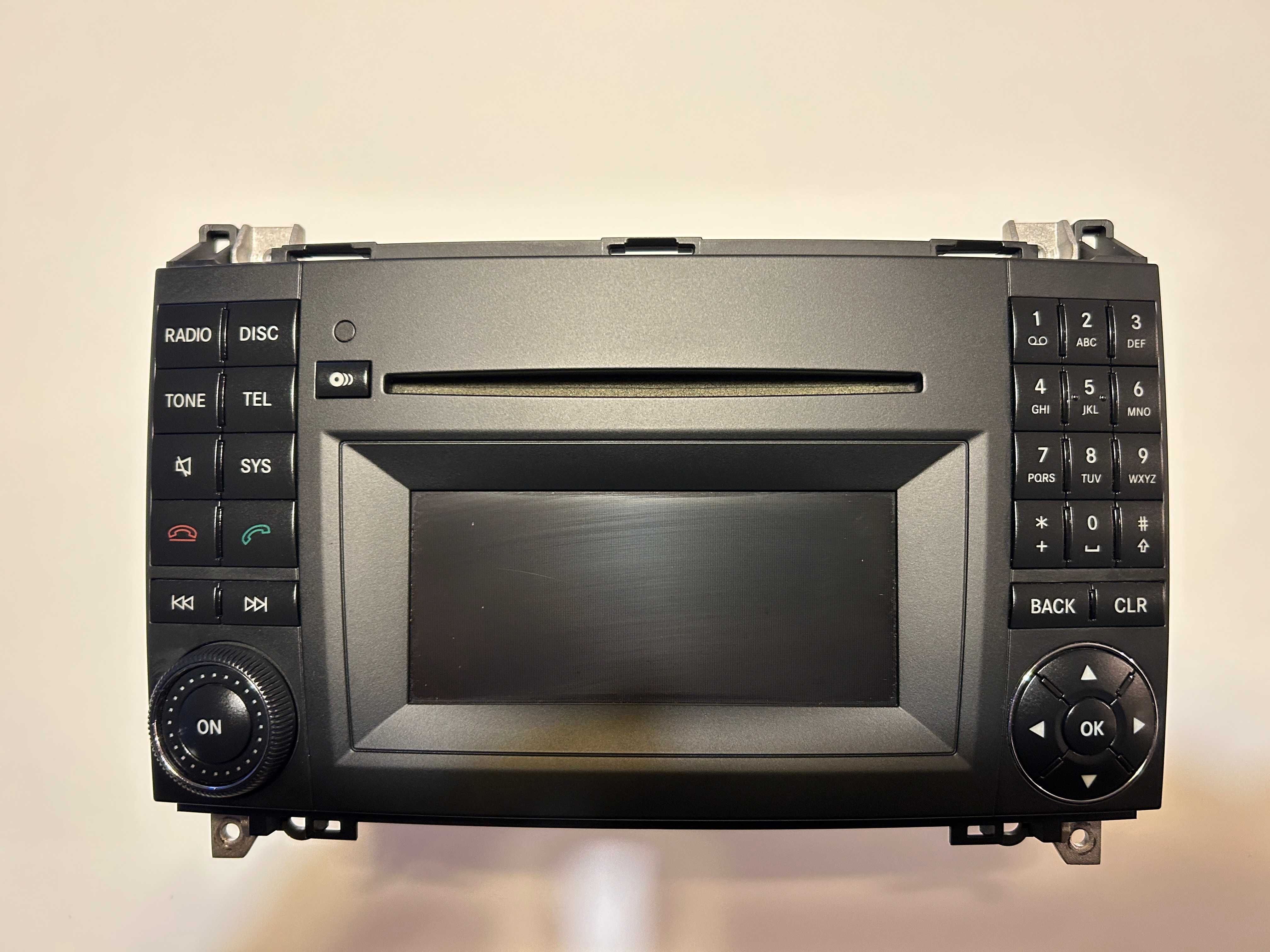 Оригинална мултимедия за Mercedes B Class – Radio/CD/BT-Harman Kardon