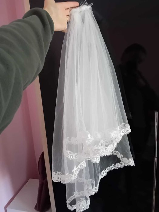 Vând rochie de mireasă și accesorii