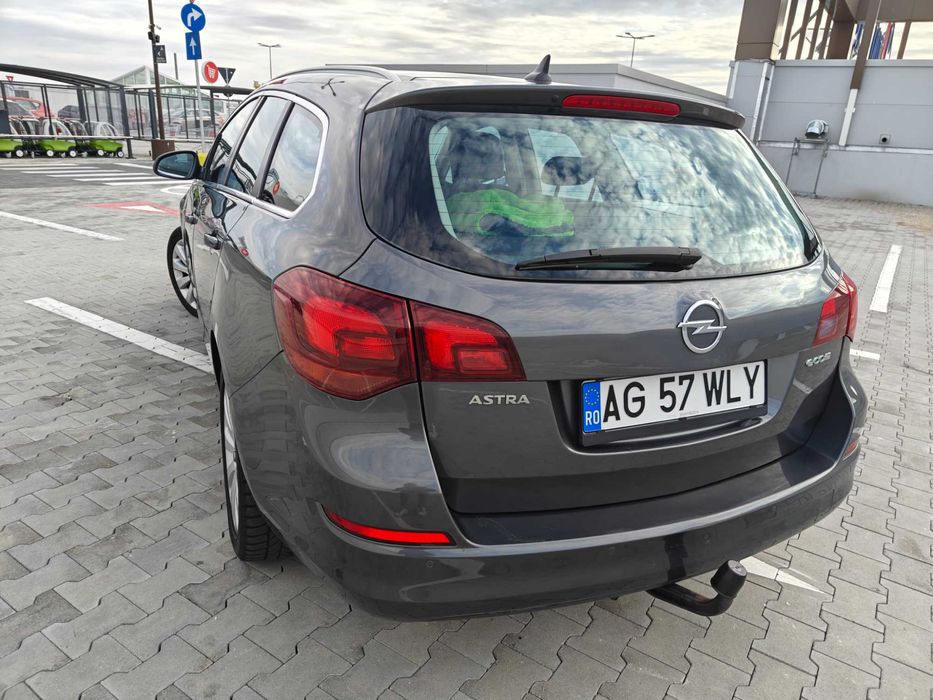 Opel Astra J Sports Tourer import recent Olanda