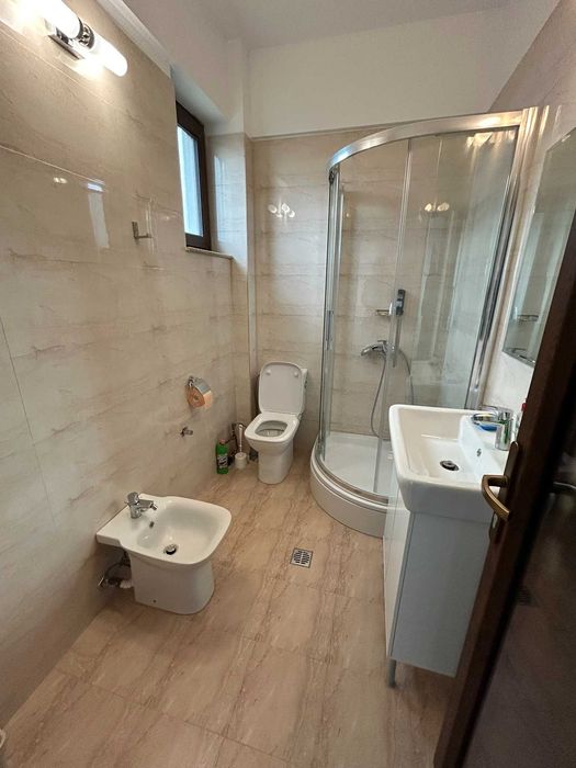 Închiriez spațiu/ clădire  birouri/clinică  200 mp Strejnicu Prahova