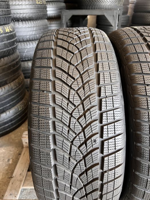 2 anvelope iarna ca NOI 235/50/20 , GoodYear , DOT 2023 , 7.8 mm