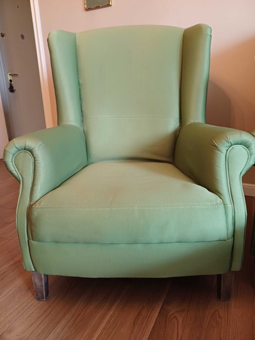 set canapea, fotoliu si 2 taburete