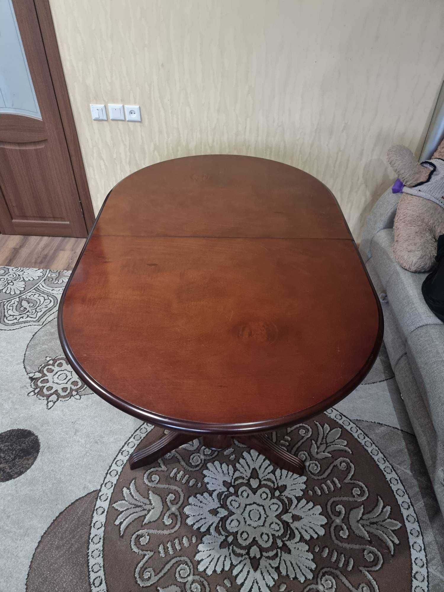Продам стол раздвижной 160 см в сложенном, 280 в разложенном!