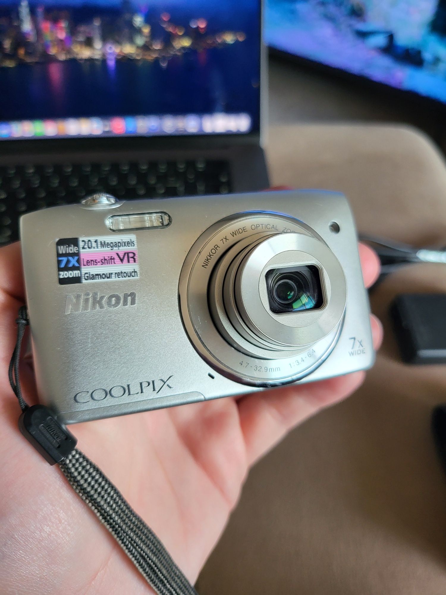 Nikon Coolpix S3500 перфектен