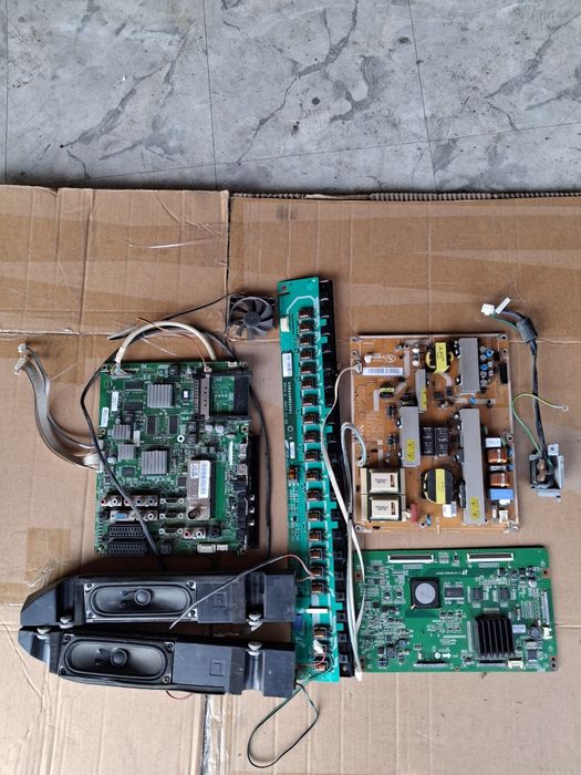 Televizor  marca jvc și Samsung