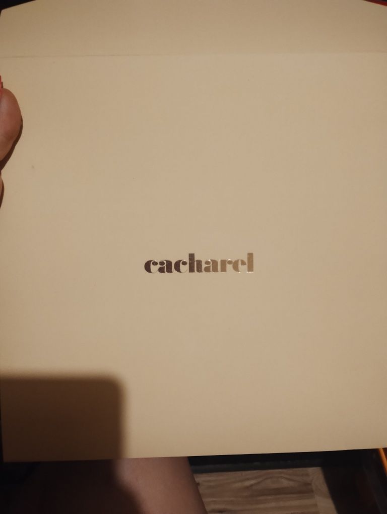 Оригинален шал Cacharel