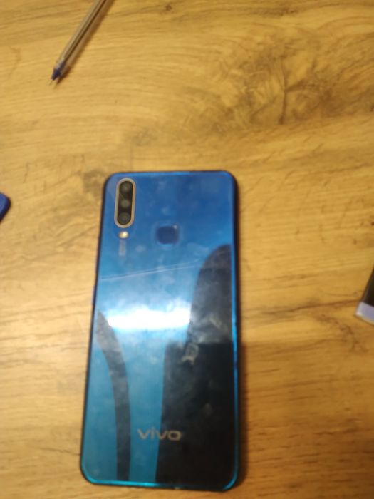 vivo V2019 в хорошем состояние